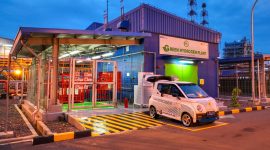 Tampak fasilitas Greenvoltaic Hydrogen Plant di Pembangkit Listrik Tenaga Gas dan Uap (PLTGU) Muara Karang yang memperoleh predikat Winner pada ASEAN Renewable Energy Project Awards 2026 kategori Emerging Low-Carbon Technologies, subkategori Green Hydrogen. Fasilitas ini mampu memproduksi hingga 43 ton hidrogen hijau per tahun dengan memanfaatkan pasokan listrik berbasis energi terbarukan.
