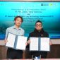 Kiri ke kanan: Technical Director of Geo-environ Engineering Technology Indonesia Li Chenyi dan Direktur Biomassa PLN EPI Hokkop Situngkir dalam Penandatanganan Nota Kesepahaman terkait pemanfaatan limbah untuk pengembangan energi berkelanjutan.