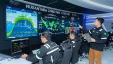 Operator  melakukan pemantauan kinerja PLTA yang tersebar di berbagai wilayah pada layar monitor Nusantara Control Center (NuCC), sebuah pusat komando jarak jauh yang mengintegrasikan Kecerdasan buatan, internet of things (IoT), machine Learning, serta Teknologi Modifikasi Cuaca (TMC). NuCC dirancang untuk memantau, mengoperasikan, dan mengoptimalkan aset PLTA di berbagai provinsi dan pulau di seluruh Indonesia secara jarak jauh.