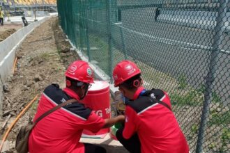 Tim InfraNexia melakukan pengecekan dan memastikan kesiapan infrastruktur jaringan di kawasan Sirkuit Mandalika untuk mendukung penyelenggaraan MotoGP Mandalika 2026 (8/10).